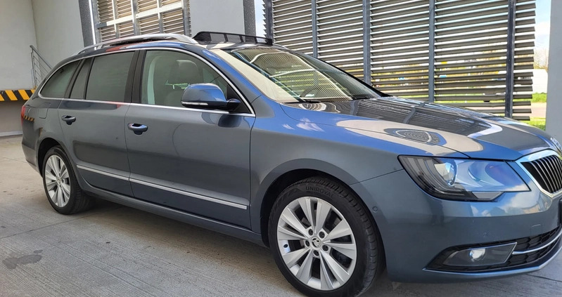 Skoda Superb cena 42558 przebieg: 359859, rok produkcji 2015 z Hel małe 781